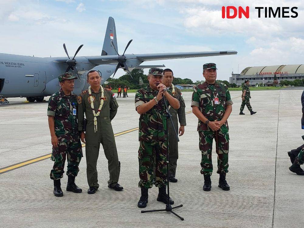 Wakil Kepala Staf TNI Angkatan Udara (Wakasau), Marsekal Madya TNI A. Gustaf Brugman ketika menyambut ketibaan batch pertama pesawat Hercules C130J di Lanud Halim. (IDN Times/Santi Dewi)