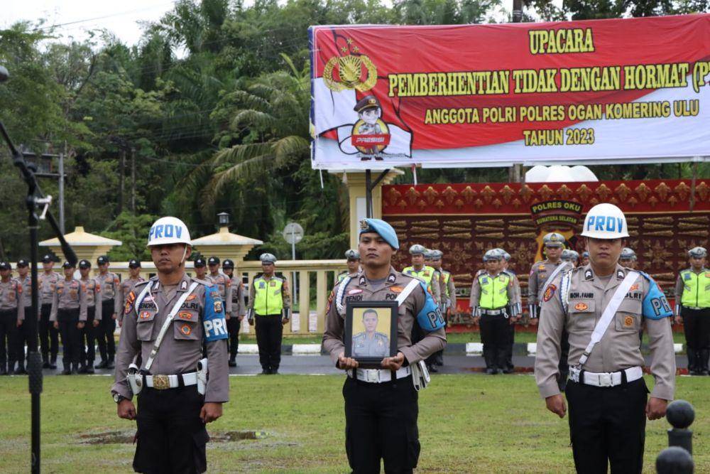Proses PTDH anggota Polres OKU (Dok: istimewa)