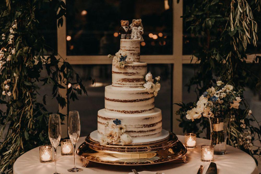 11 Ide Wedding Cake dengan Tema Floral yang Elegan, Mana Pilihanmu?