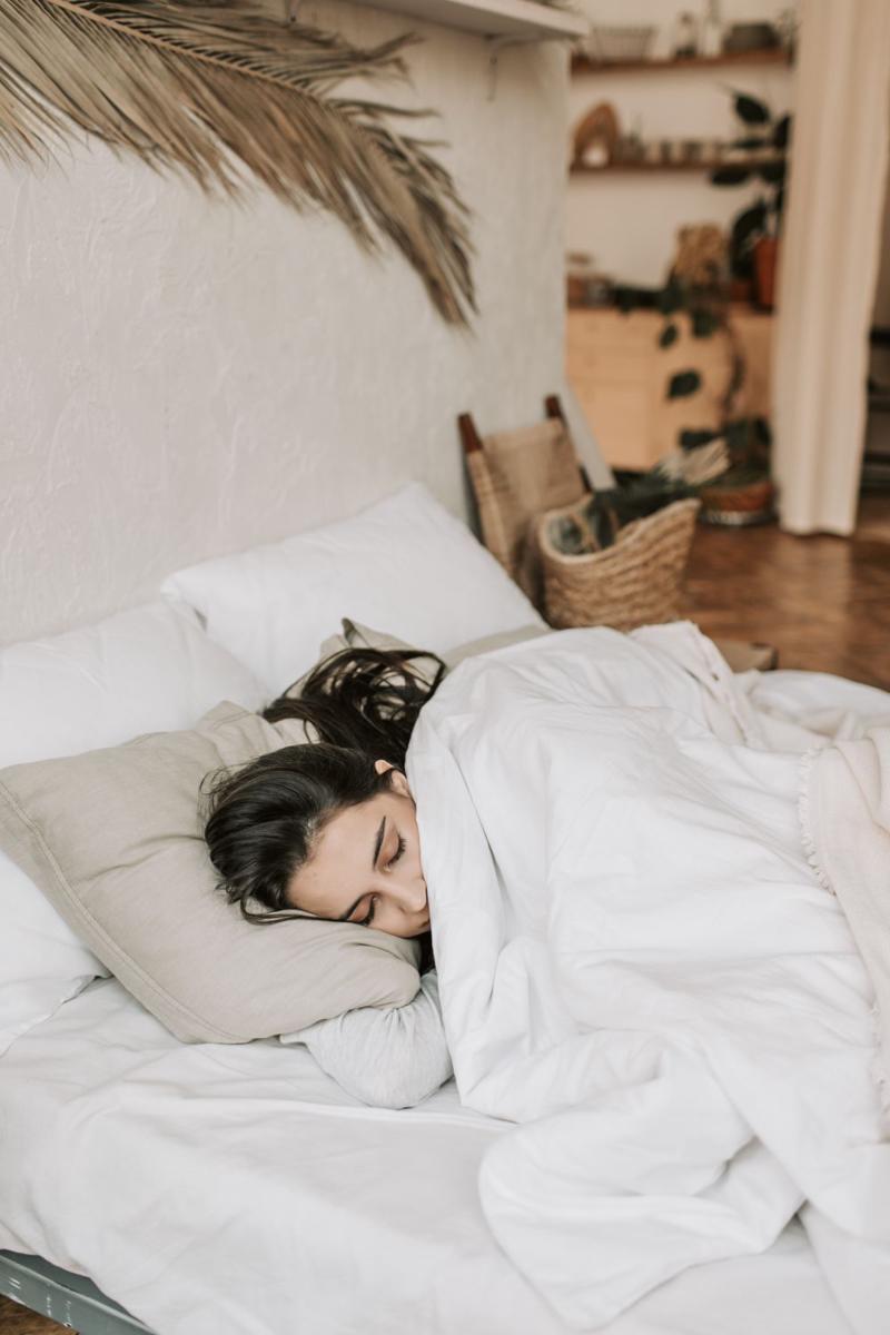 5 Teknik Pernapasan Terbaik untuk Mengatasi Susah Tidur