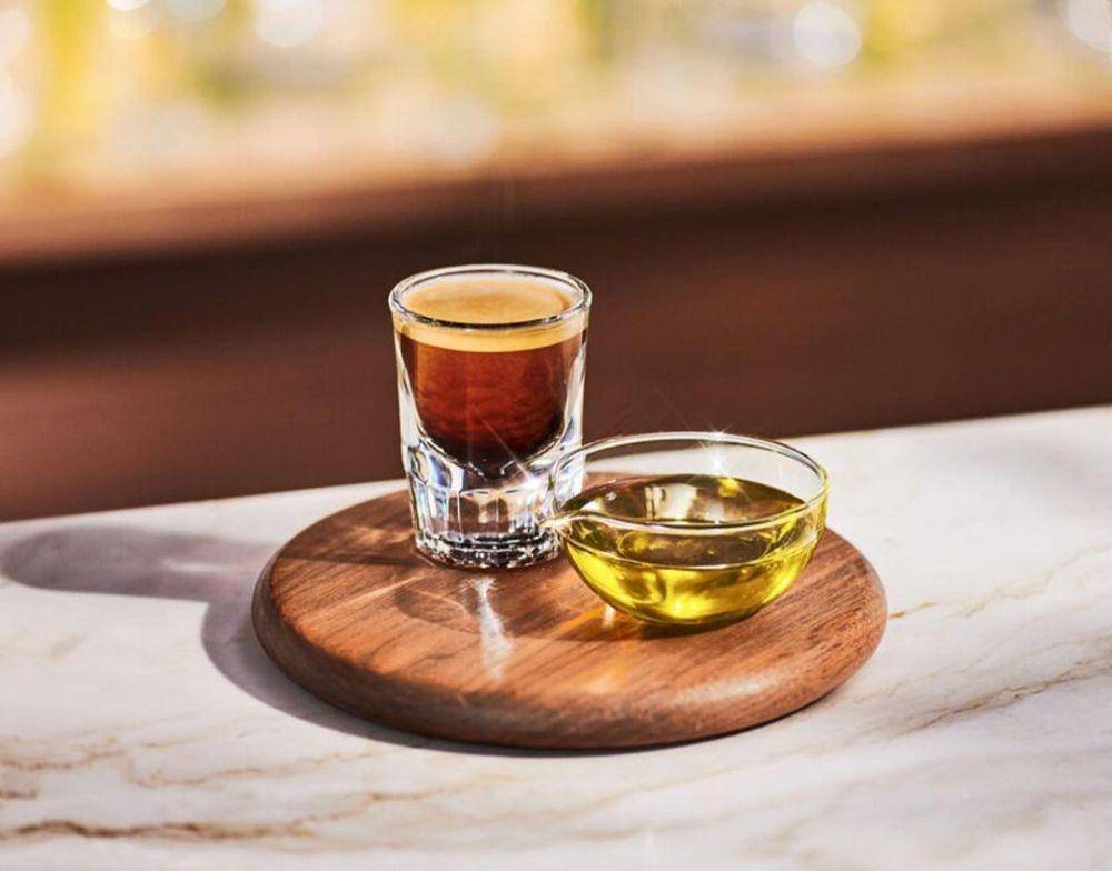Starbucks Oleato (instagram.com/gearpatrol)