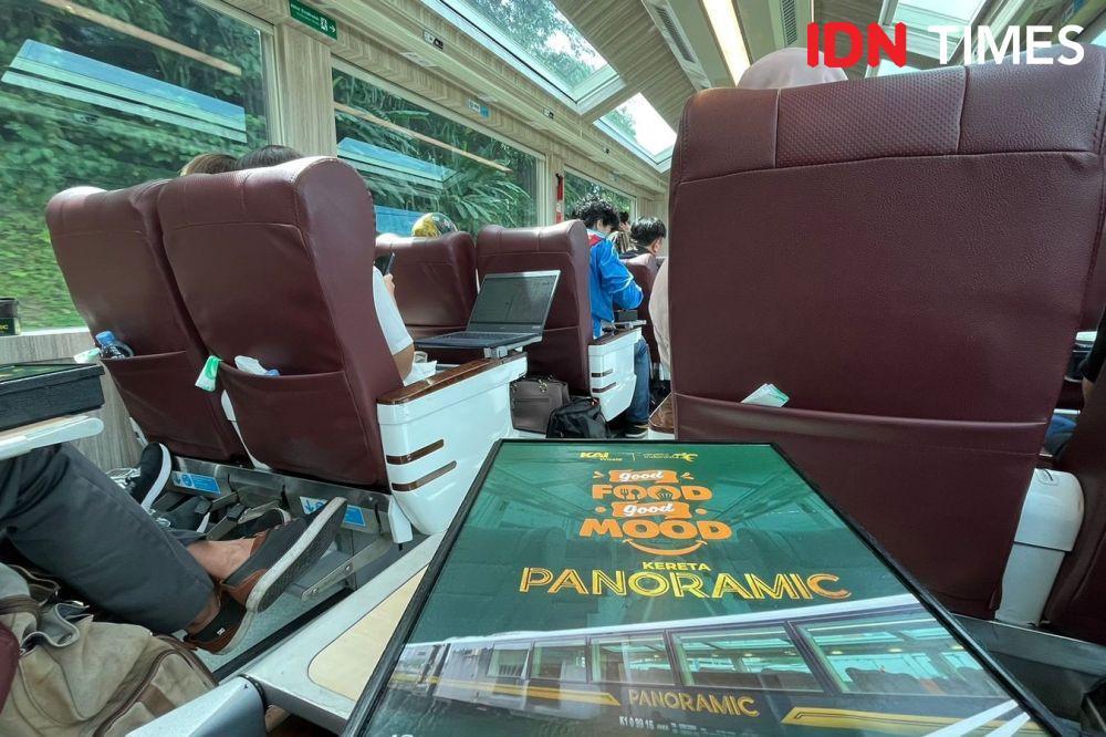 Ilustrasi suasana di dalam Kereta Panoramic rangkaian KA Argo Parahyangan Jakarta-Bandung. (IDN Times/Ridwan Aji Pitoko)