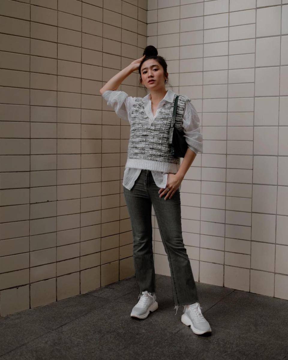 Layering outfit ala Febby Rastanty (instagram.com/febbyrastanty)