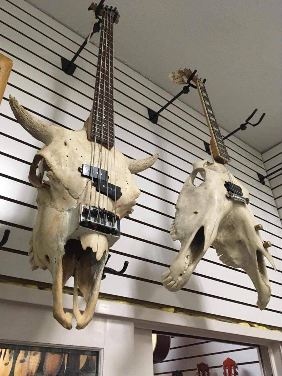 potret gitar listrik desain unik (reddit.com/user/Zday89)