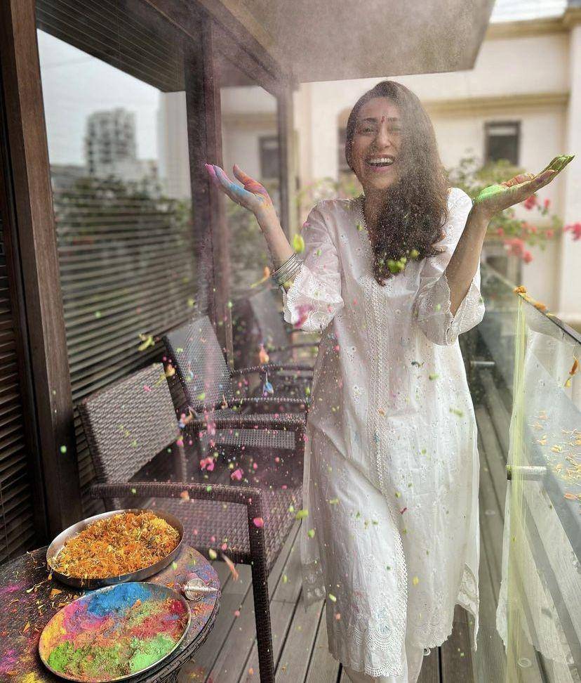 Karisma Kapoor (instagram.com/therealkarismakapoor)