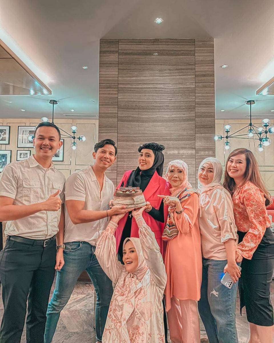 potret ultah ke-37 Fairuz A. Rafiq (instagram.com/fairuzarafiq)