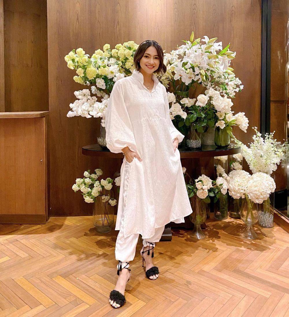 OOTD kondangan Rini Yulianti (instagram.com/riniyulianti)