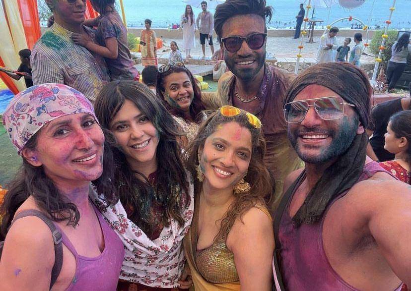 Karanvir Bohra, istrinya dan sahabatnya (instagram.com/karanvirbohra)