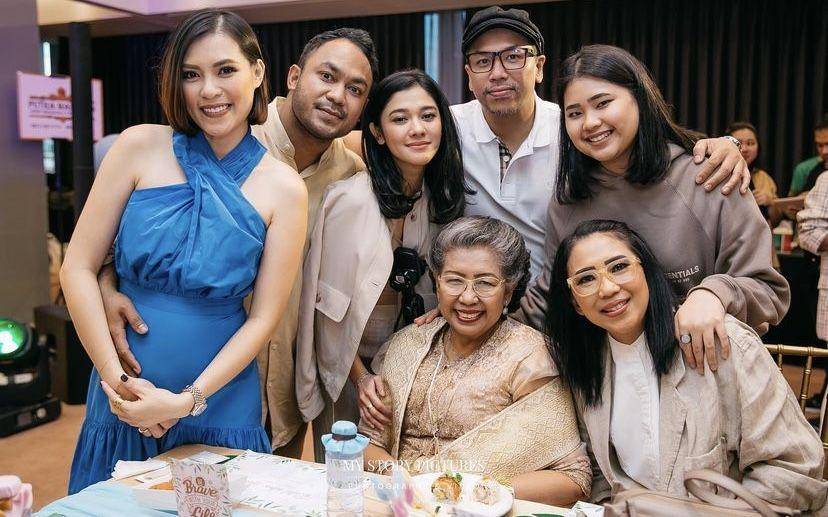 momen kejutan ultah Viviane Simorangkir (instagram.com/viv_viviane)
