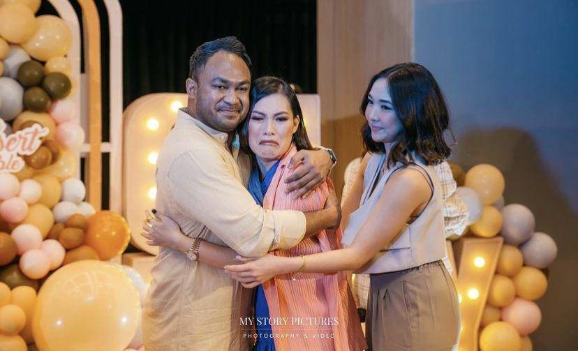 momen kejutan ultah Viviane Simorangkir (instagram.com/gisel_la)
