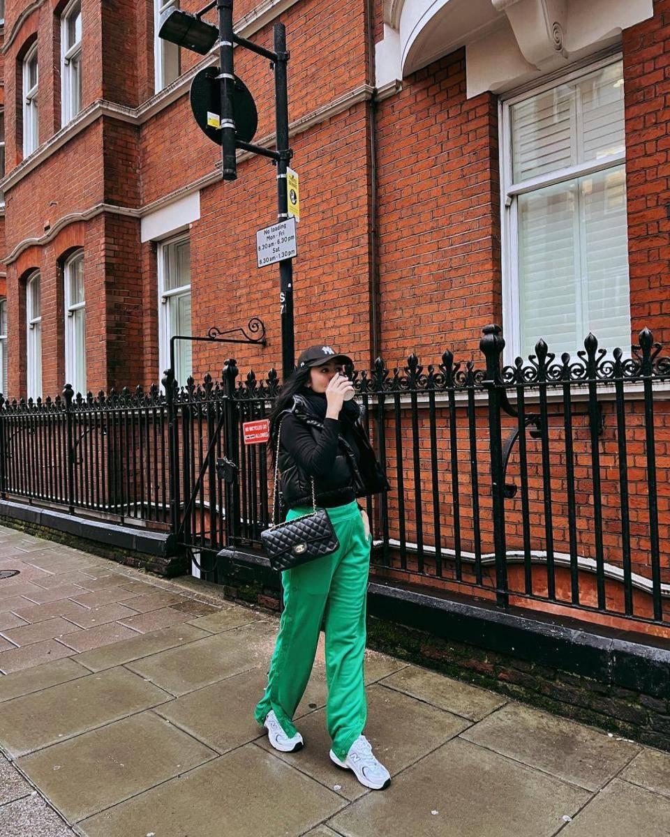 Layering outfit ala Febby Rastanty (instagram.com/febbyrastanty)
