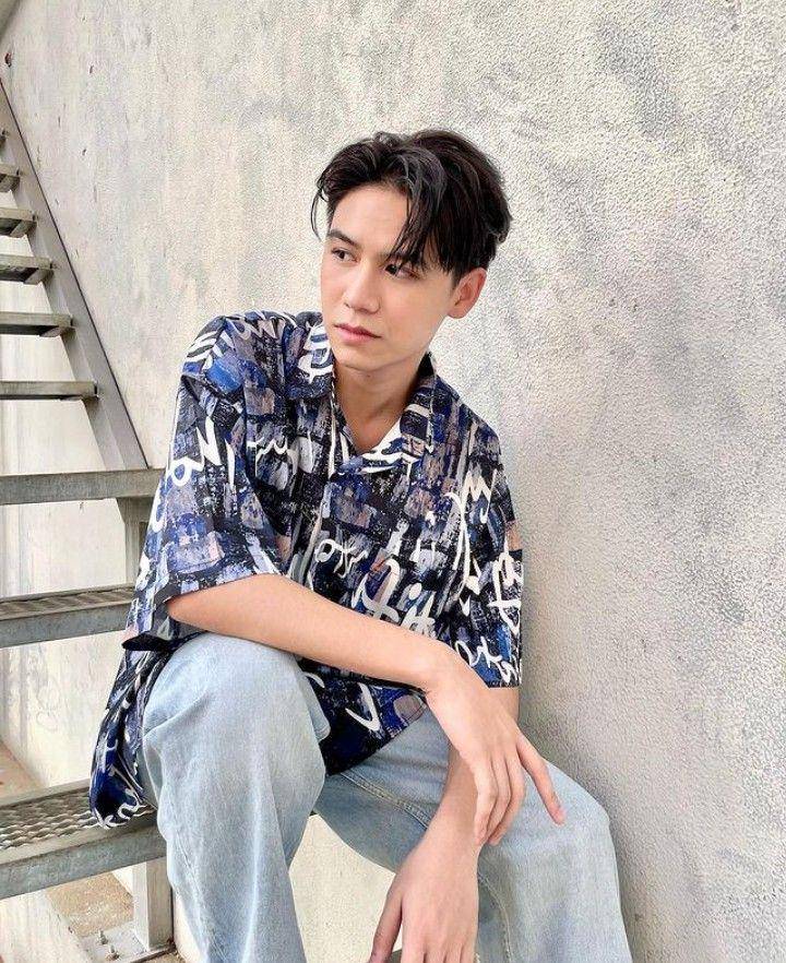 outfit boyfriend material ala Satang Kittiphop (instagram.com/satangks)