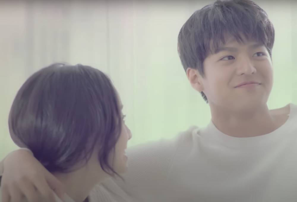 Ryeo Un di MV "But I Must" dari Kim Na Young (youtube.com/1theK)