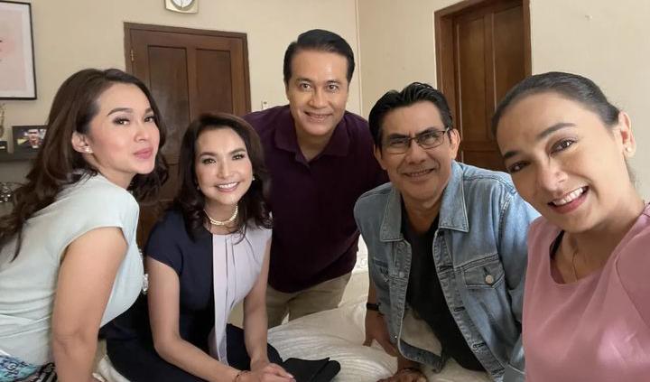 9 Potret Akrab Adjie Pangestu dan Pemain Sinetron Cinta Setelah Cinta