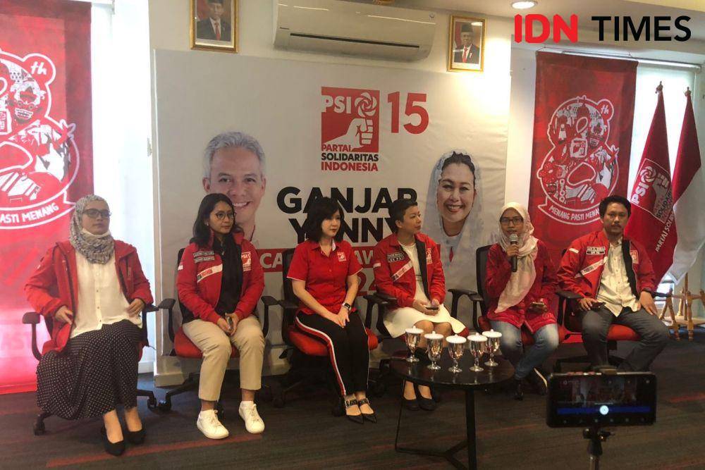 Konferensi Pers Partai Solidaritas Indonesia (PSI) terkait permohonan uji materiil ke MK terhadap Peraturan Bersama Menteri (PBM) Menteri Agama dan Mendagri tentang pendirian rumah ibadah, Selasa (7/3/2023). (IDN Times/Melani Putri)
