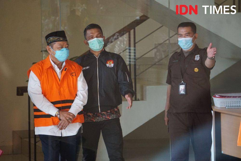 KPK kembali menahan eks Bupati Sidoarjo Saiful Ilah (IDN Times/Aryodamar)