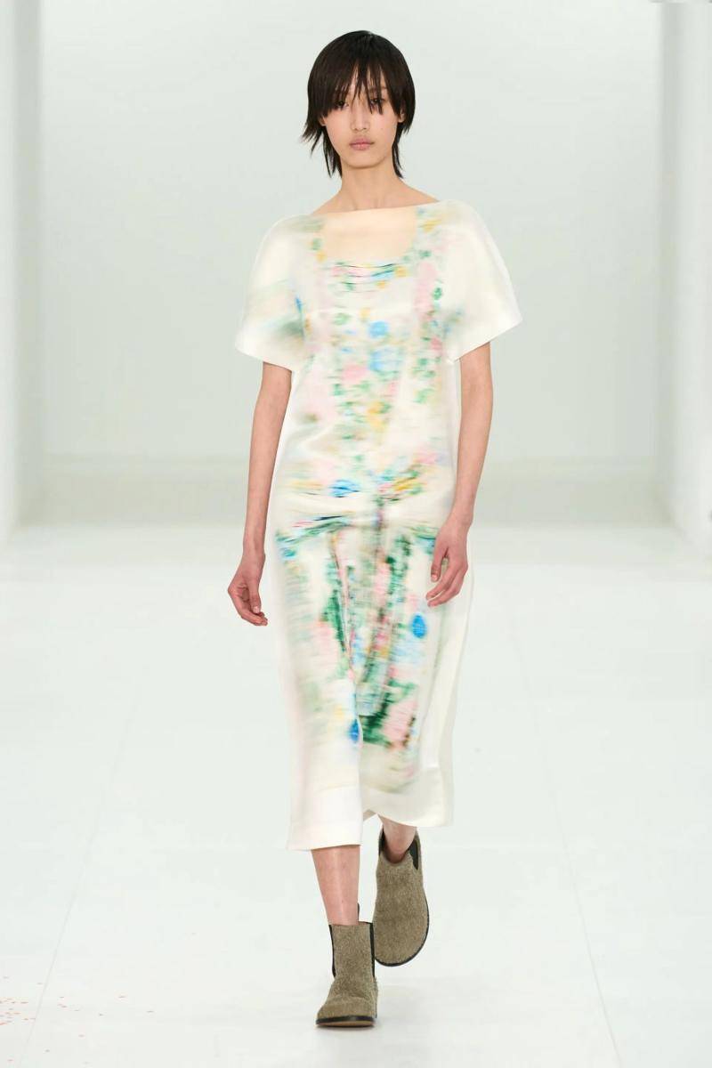 Koleksi Busana LOEWE di Paris Fashion Week 2023 (dok. Paris Fashion Week)