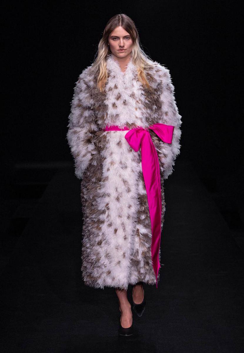 Koleksi Valentino Le Club Couture di Paris Fashion Week 2023 (fhcm.paris)