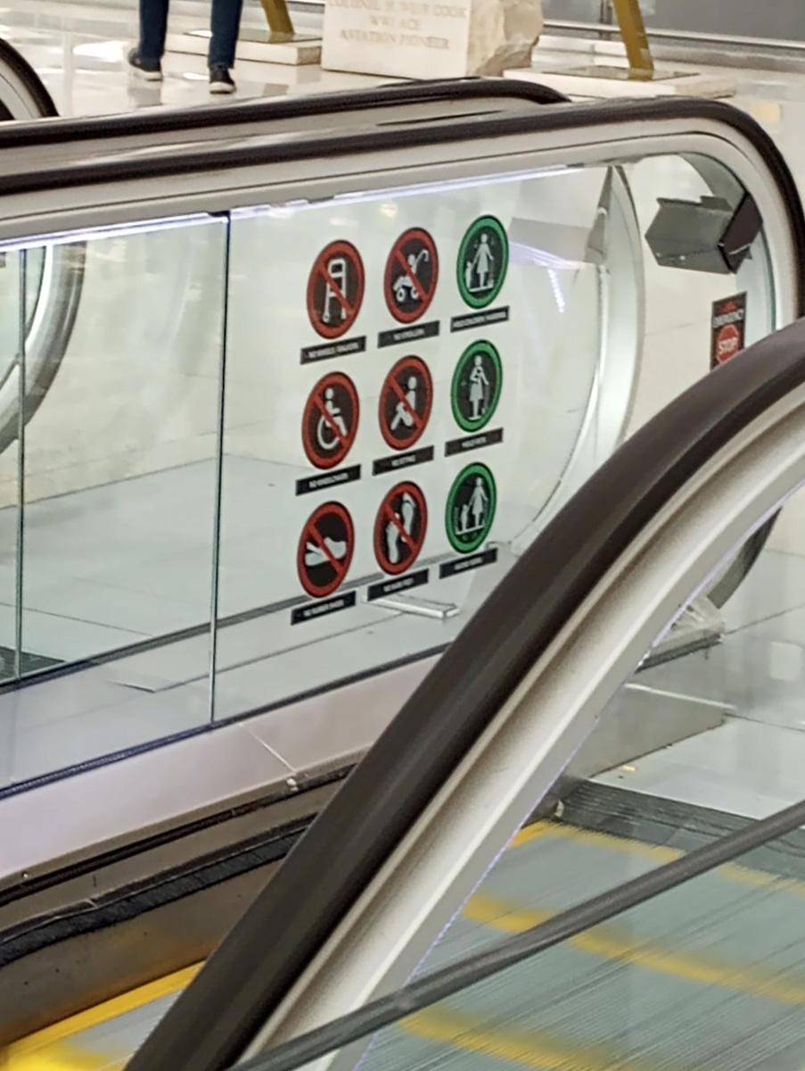 potret sarana dan aturan unik di bandara (reddit.com/user/HeyPinkiePie)