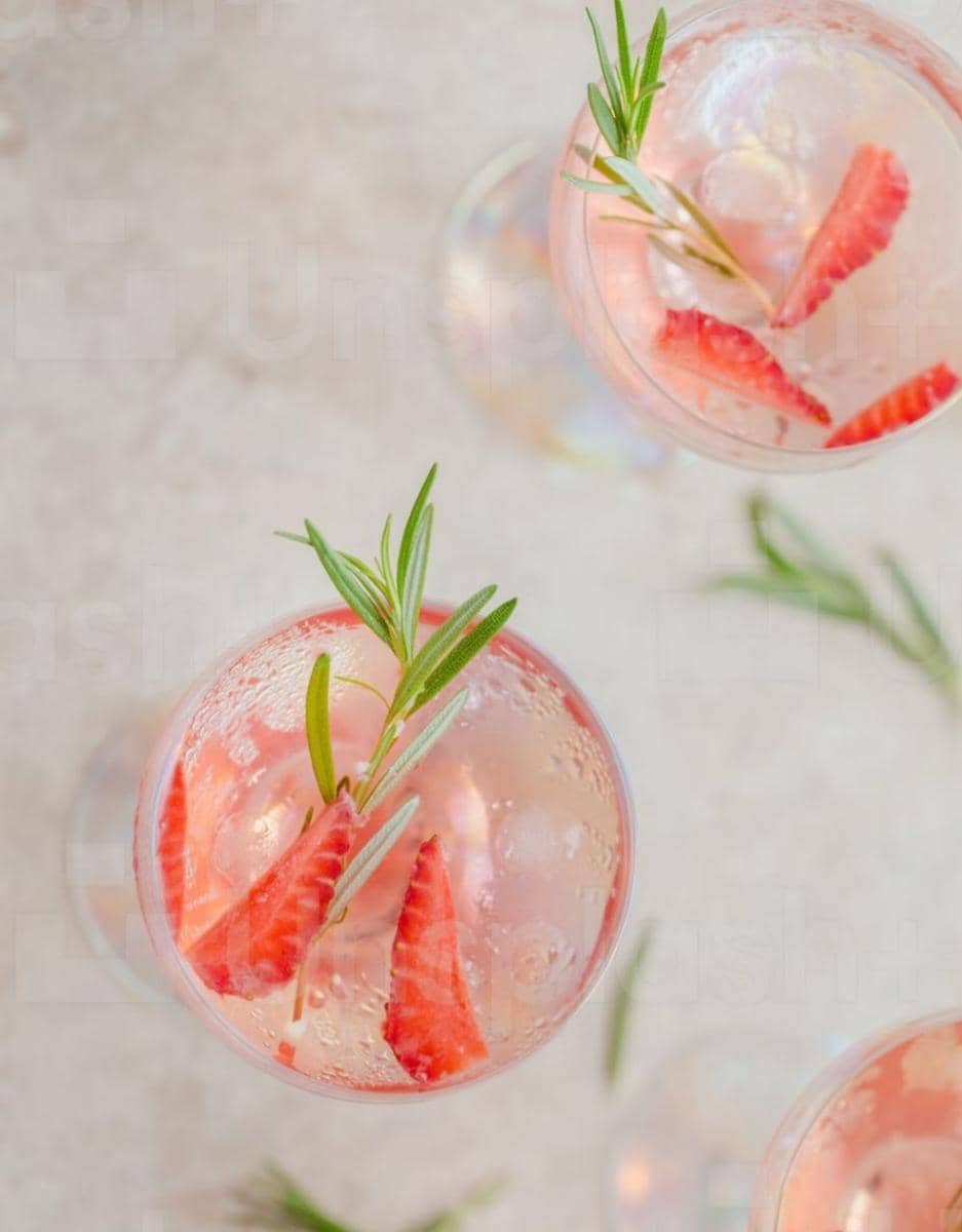 ilustrasi sirup stroberi (unsplash.com/Getty Images)