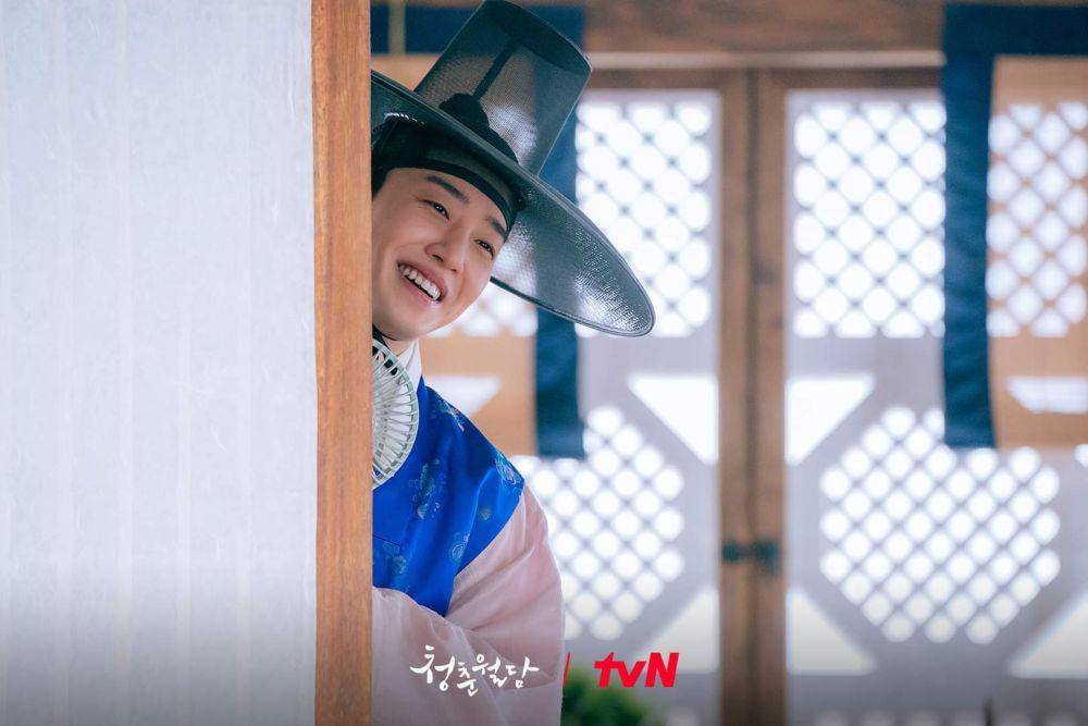 Lee Tae Sun di balik layar Our Blooming Youth (dok. tvN/Our Blooming Youth)