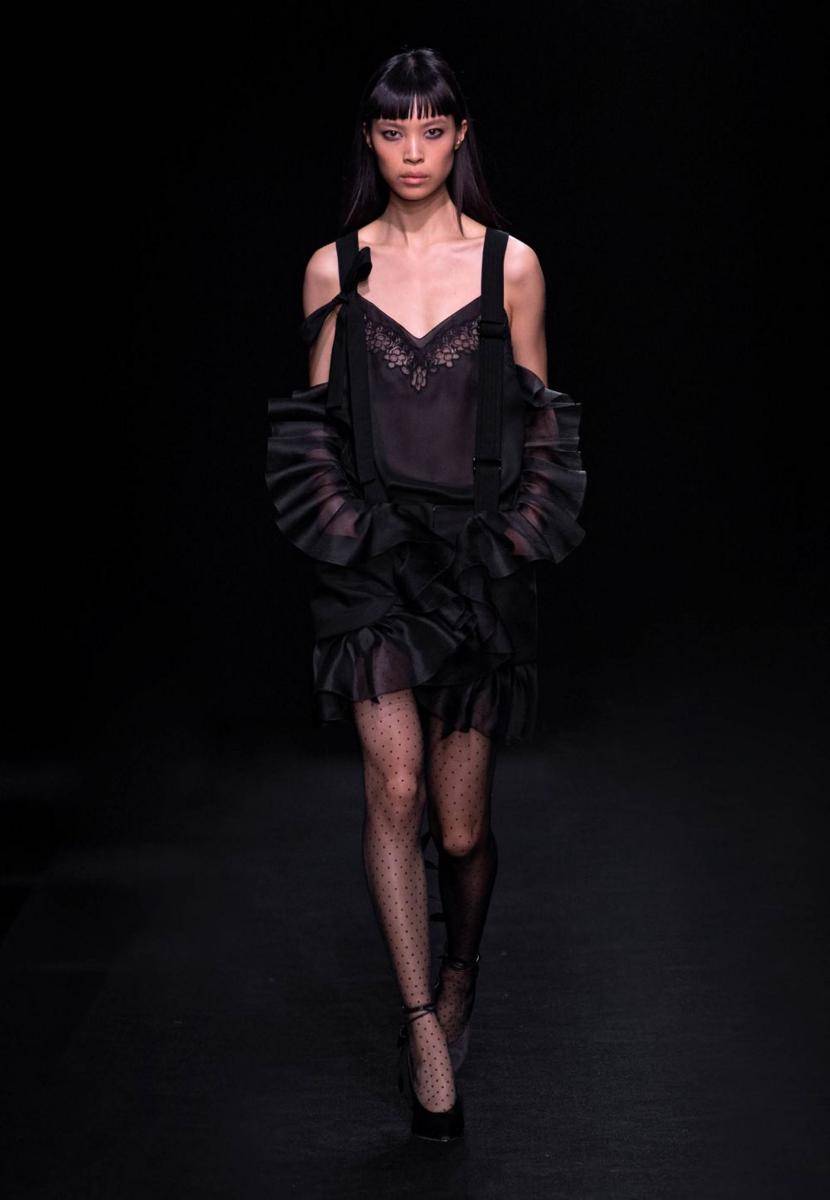 Koleksi Valentino Le Club Couture di Paris Fashion Week 2023 (fhcm.paris)