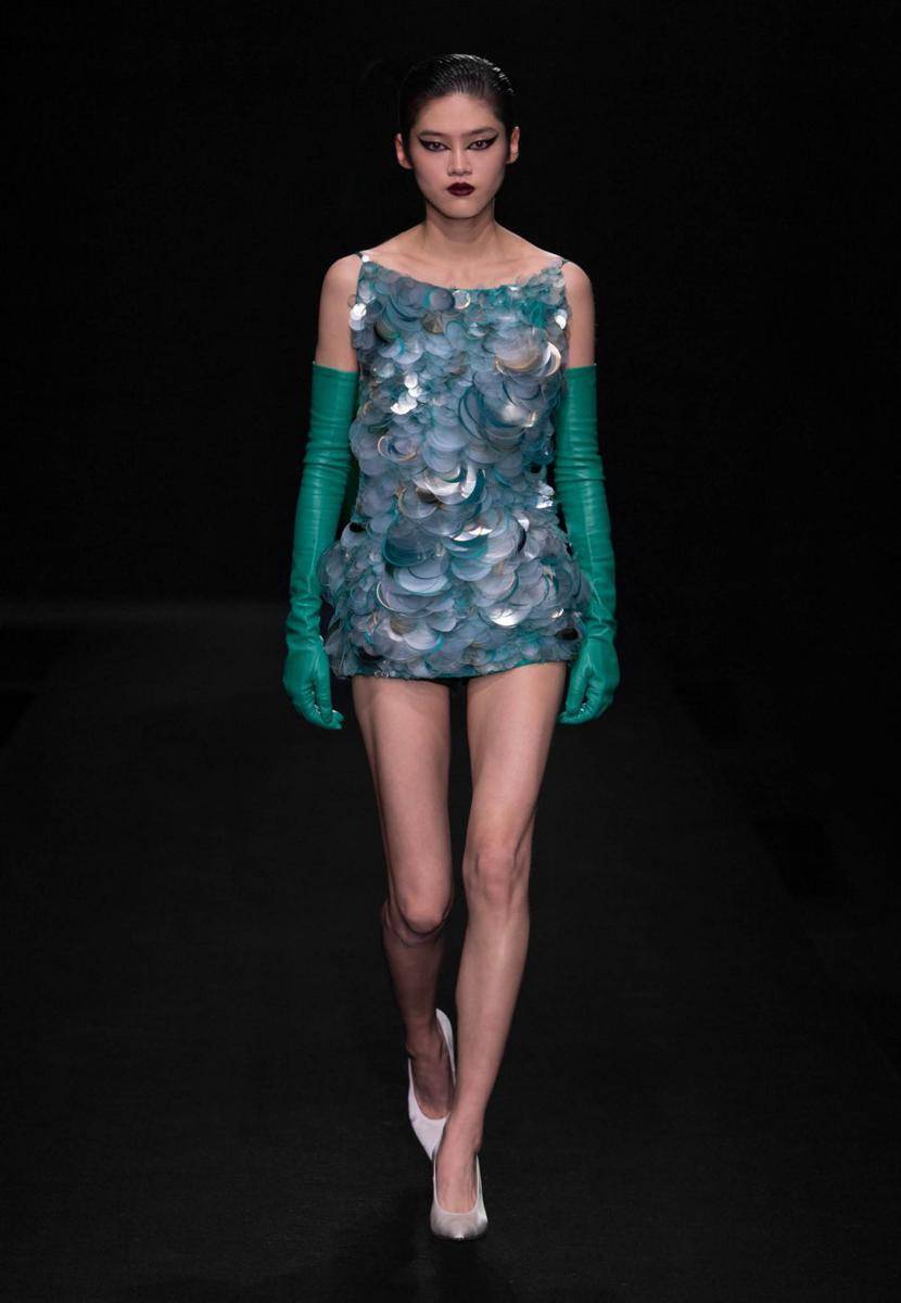 Koleksi Valentino Le Club Couture di Paris Fashion Week 2023 (fhcm.paris)