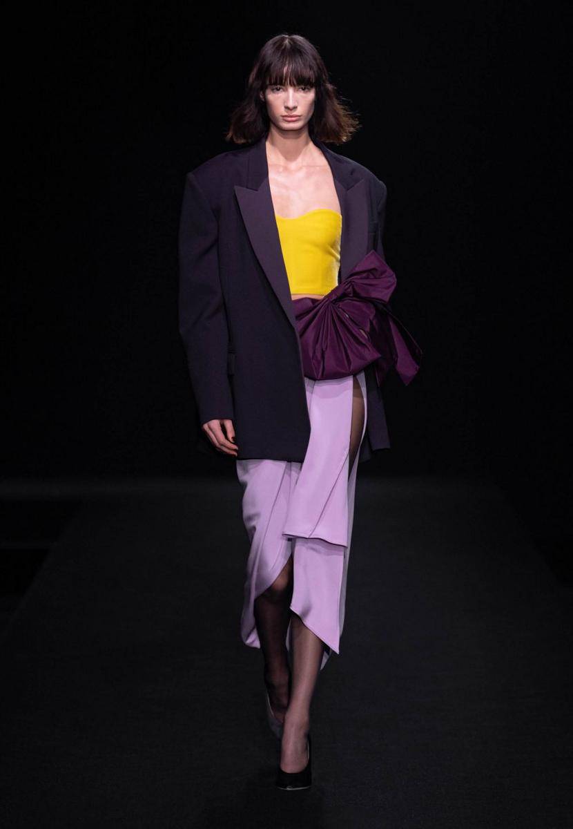 Koleksi Valentino Le Club Couture di Paris Fashion Week 2023 (fhcm.paris)