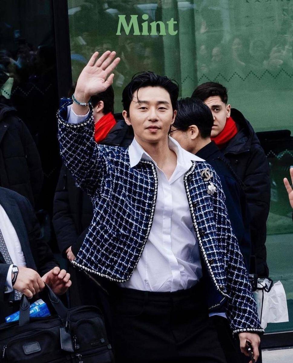 Park Seo Joon di Paris Fashion Week 2023 (instagram.com/mintmag_th)