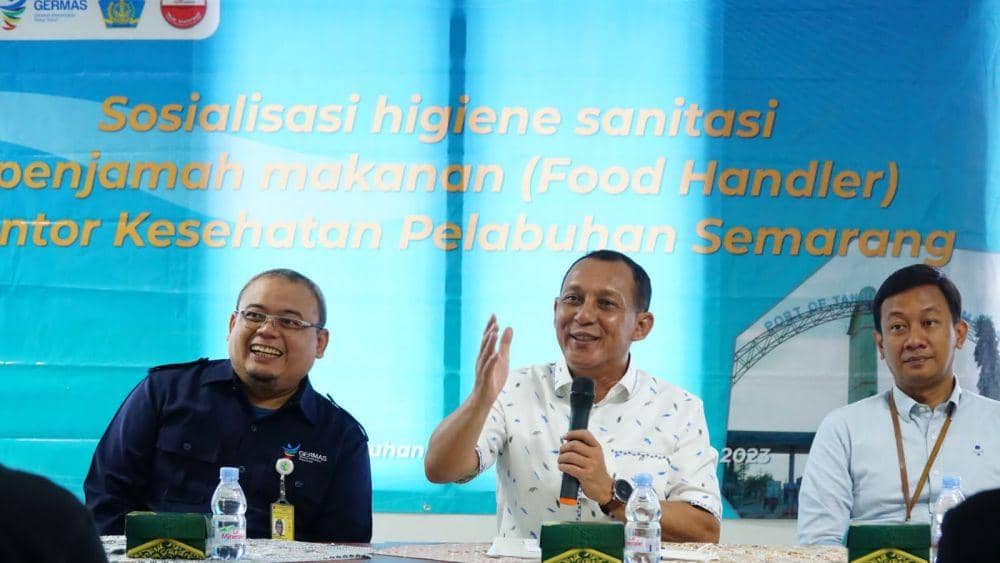 General Manajer Bandara Internasional Ahmad Yani Semarang Hardi Ariyanto saat menjelaskan teknis higienis makanan di dalam bandaranya. (IDN Times/Dok Humas Bandara Ahmad Yani Semarang)