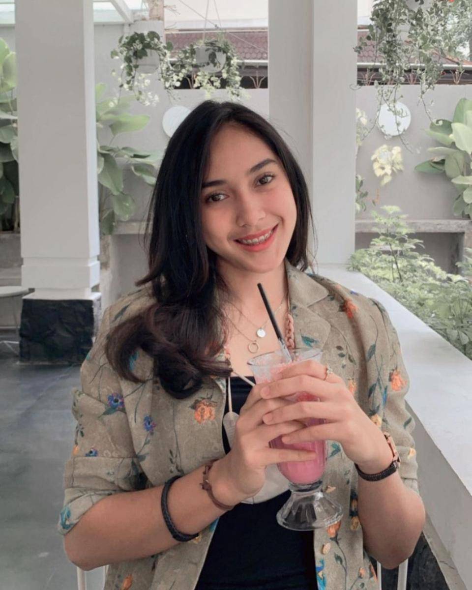 Adinda Indah (instagram.com/adindaindah_09)