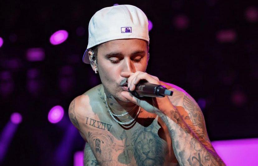 Justin Bieber Dicela Saat Tampil di Festival, Imbas Selena vs Hailey?