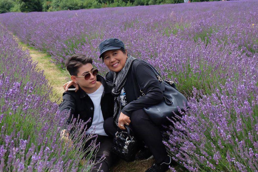 Zee Phuwaryne Keenan dan ibunya yang berasal dari Indonesia (instagram.com/zeezeez)