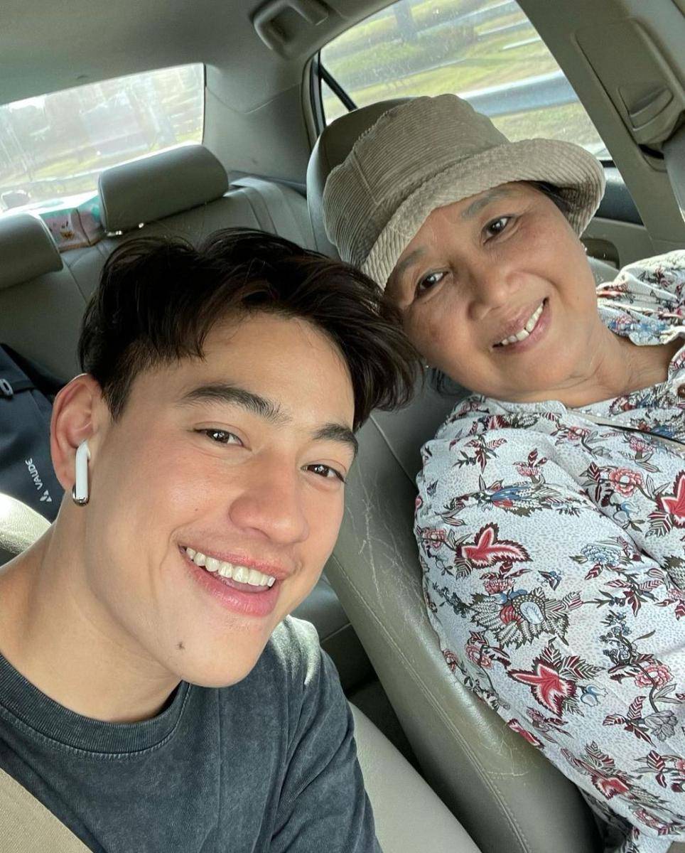 Zee Phuwaryne Keenan dan ibunya yang berasal dari Indonesia (instagram.com/zeezeez)