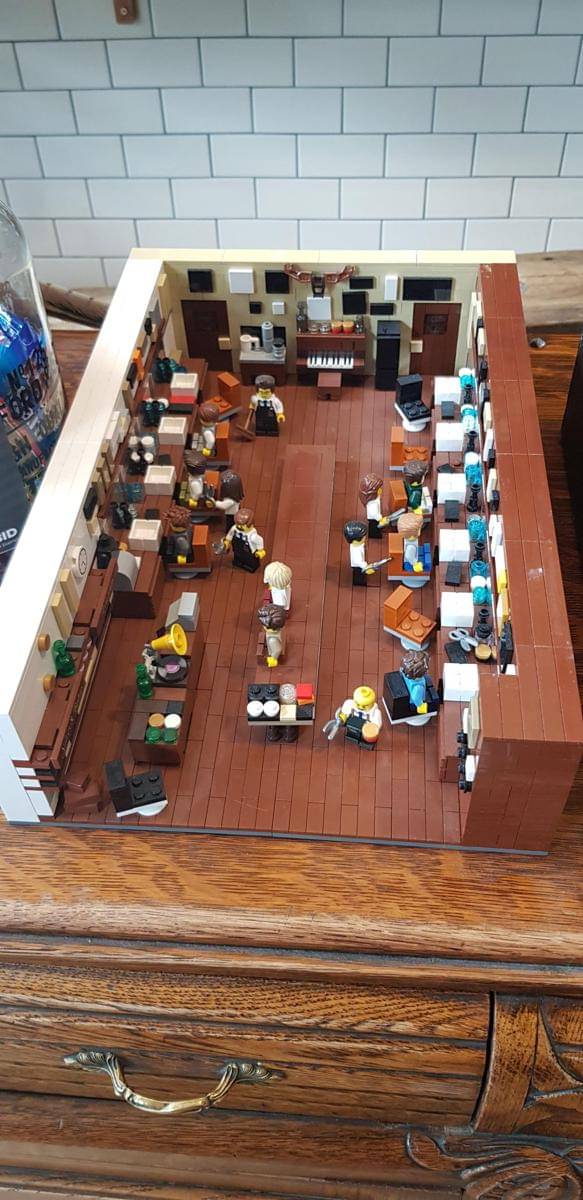 potret hal unik di dalam barbershop (reddit.com/user/gregofdeath)