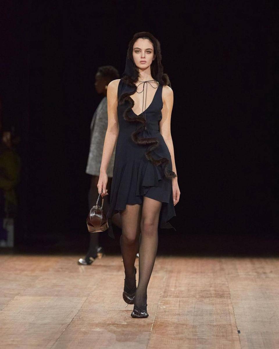Koleksi Coperni Fall Winter 2023 di Paris Fashion Week (instagram.com/coperni)