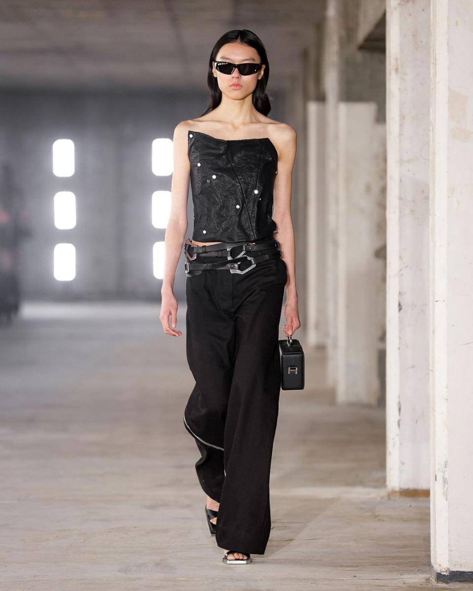 Koleksi Heliot Emil di Paris Fashion Week 2023 (instagram.com/heliot_emil)