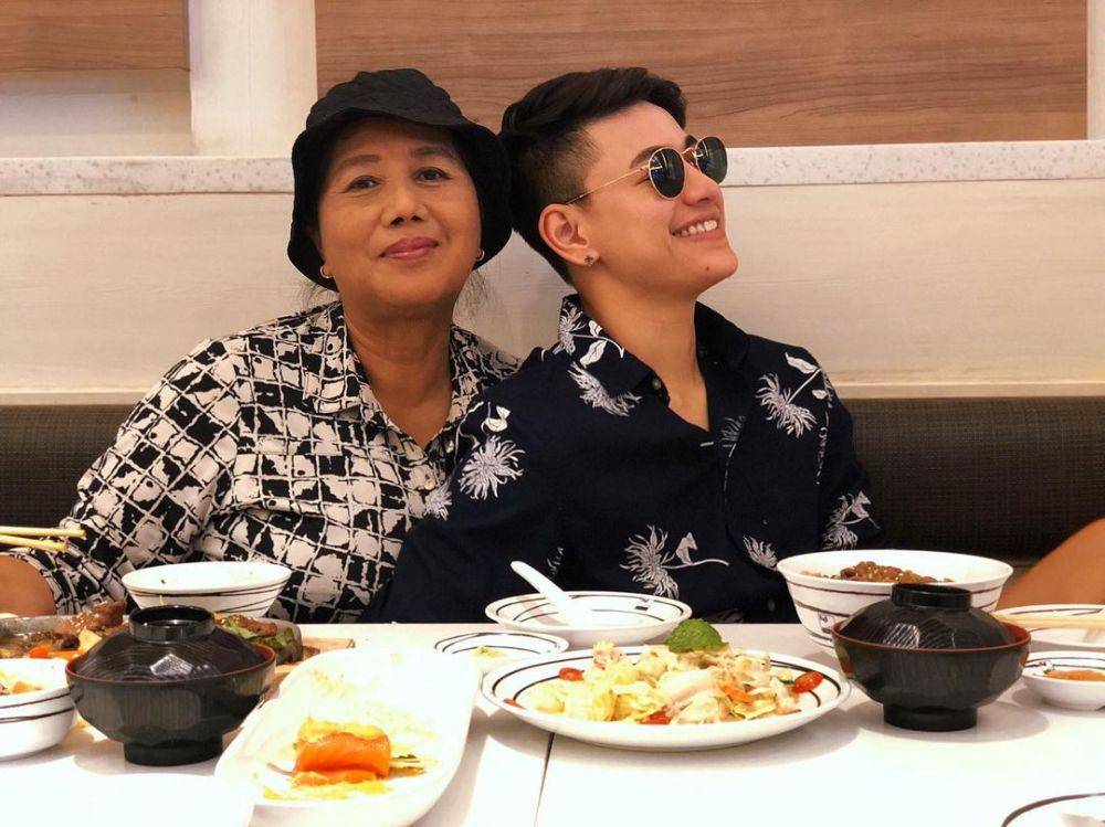 Zee Phuwaryne Keenan dan ibunya yang berasal dari Indonesia (instagram.com/zeezeez)