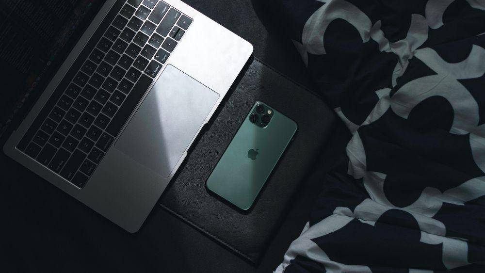 Produk iPhone sebetulnya tidak perlu antivirus tambahan dari pihak ketiga. (pexels.com/Yugandhar Bonde)