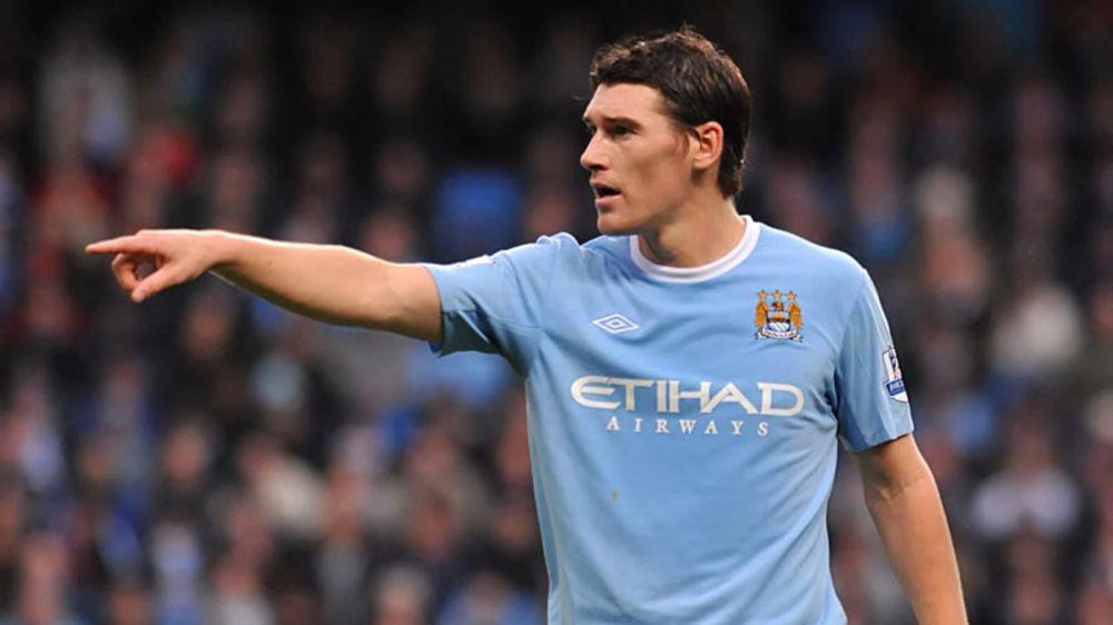 5 Gelandang dengan Catatan Penampilan Terbanyak di Premier League