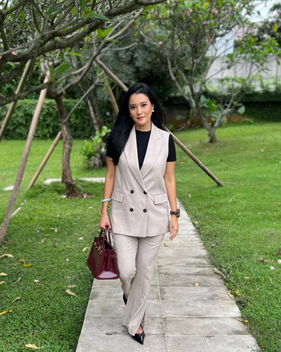 Office look ala Marcella Zalianty (instagram.com/marcella.zalianty)