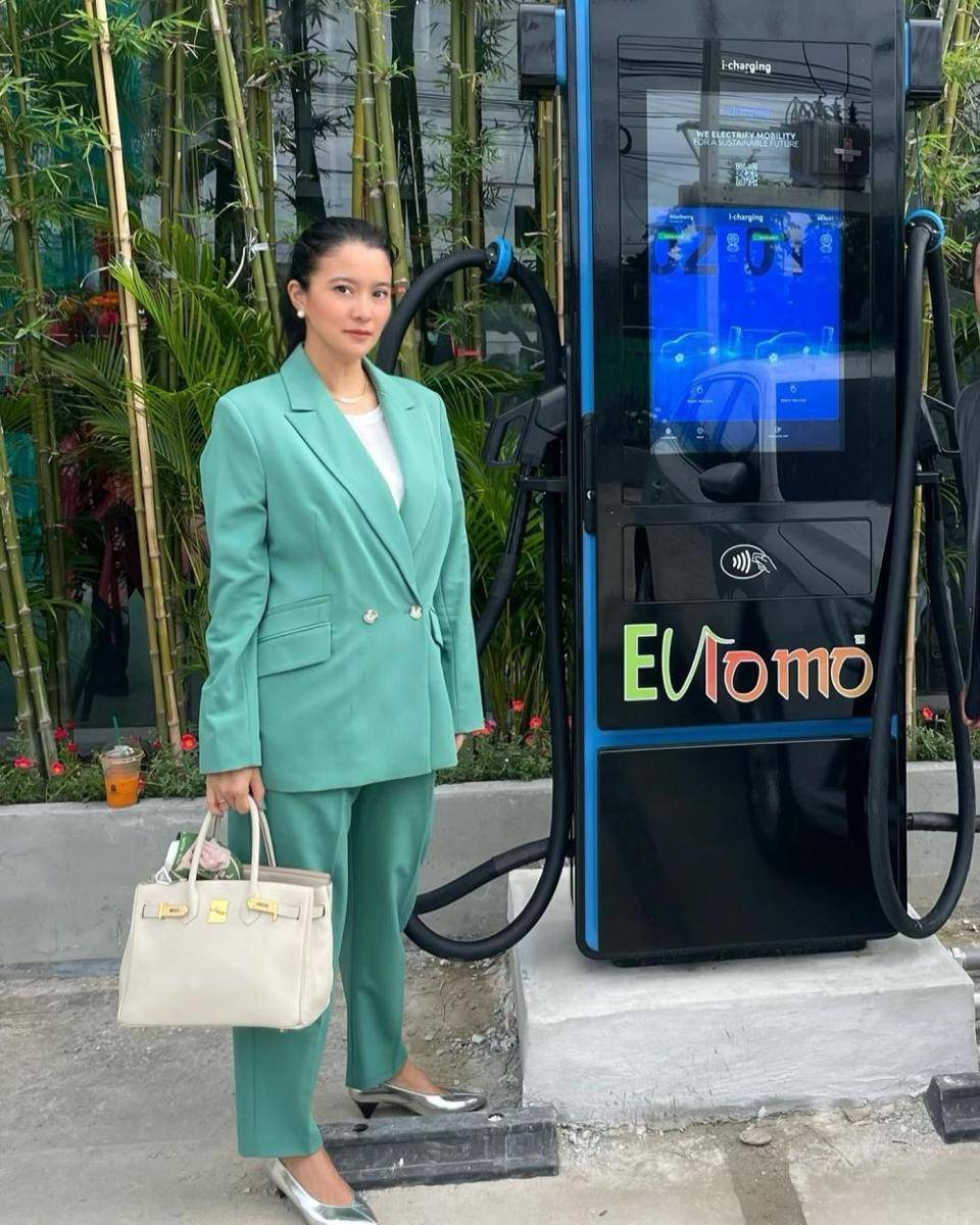 Office look ala Marcella Zalianty (instagram.com/Marcella.zalianty)