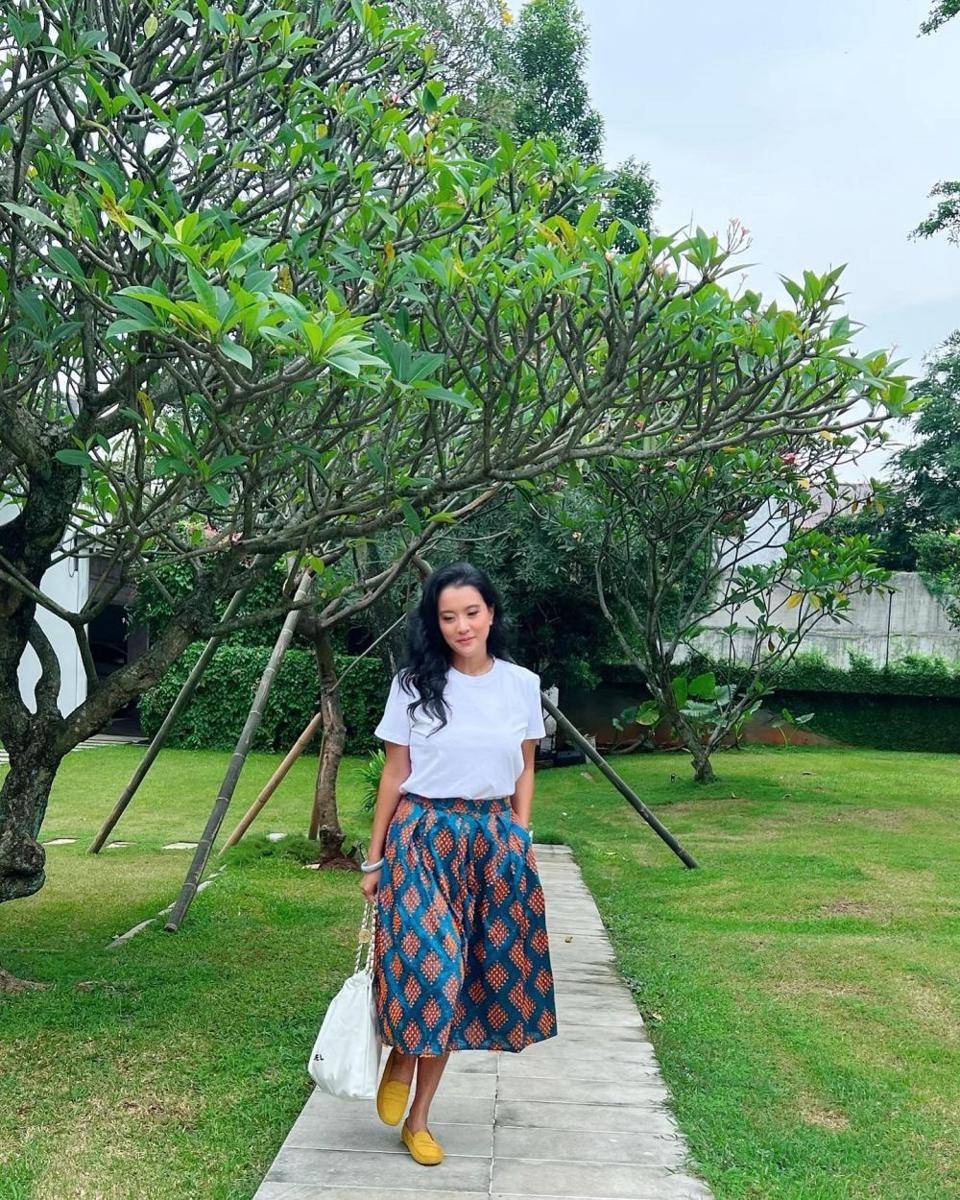 Office look ala Marcella Zalianty (instagram.com/Marcella.zalianty)
