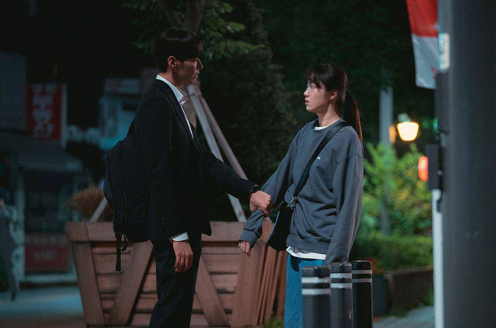 Lee Sung Kyung dan Kim Young Kwang di Call It Love (twitter.com/DisneyPlusID)