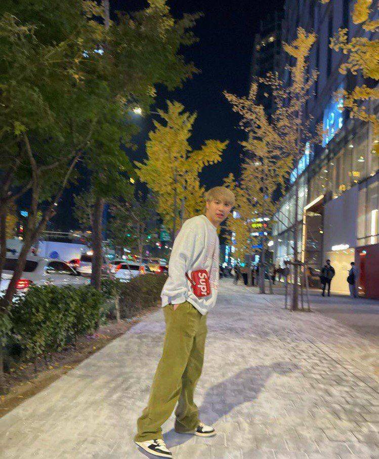 Potret Outfit Simple (instagram.com/ww.nawat)
