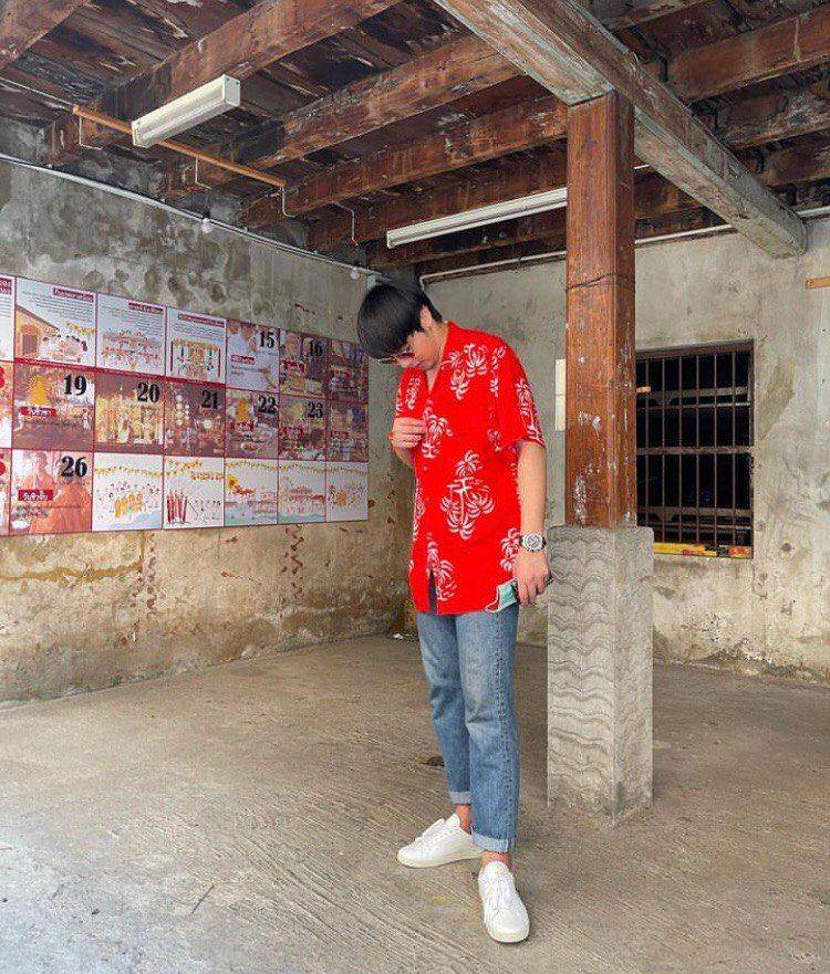 Potret Outfit Simple (instagram.com/ww.nawat)