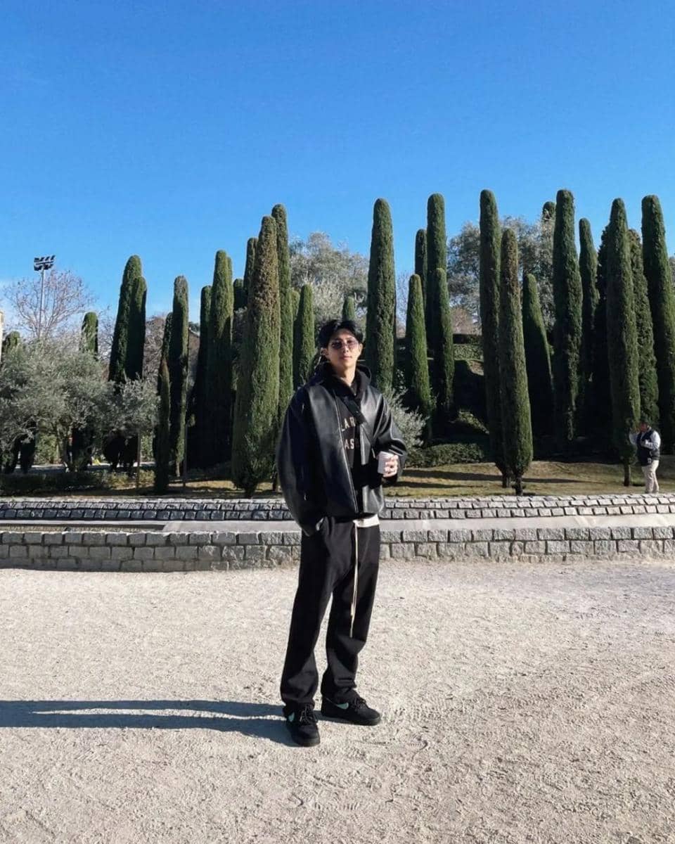 potret RM BTS liburan di Spanyol (instagram.com/rkive)