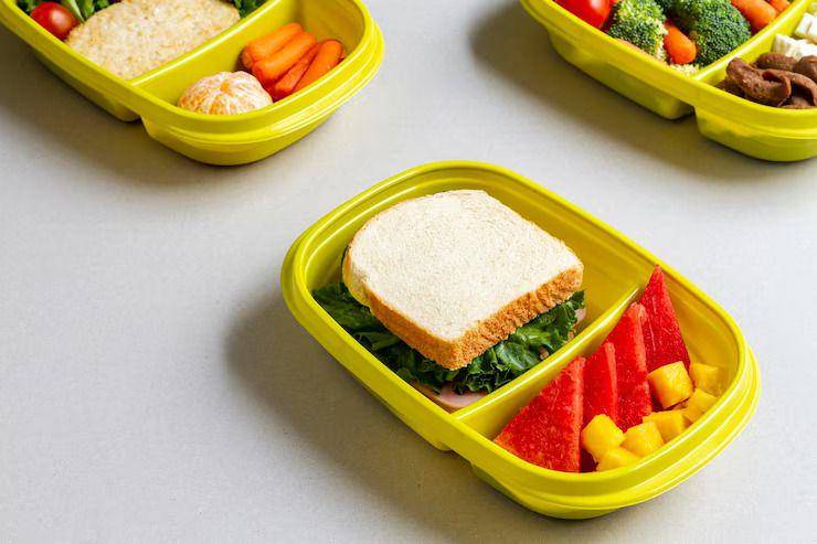 ilustrasi porsi bekal makanan yang diberikan pada anak (freepik.com/freepik)