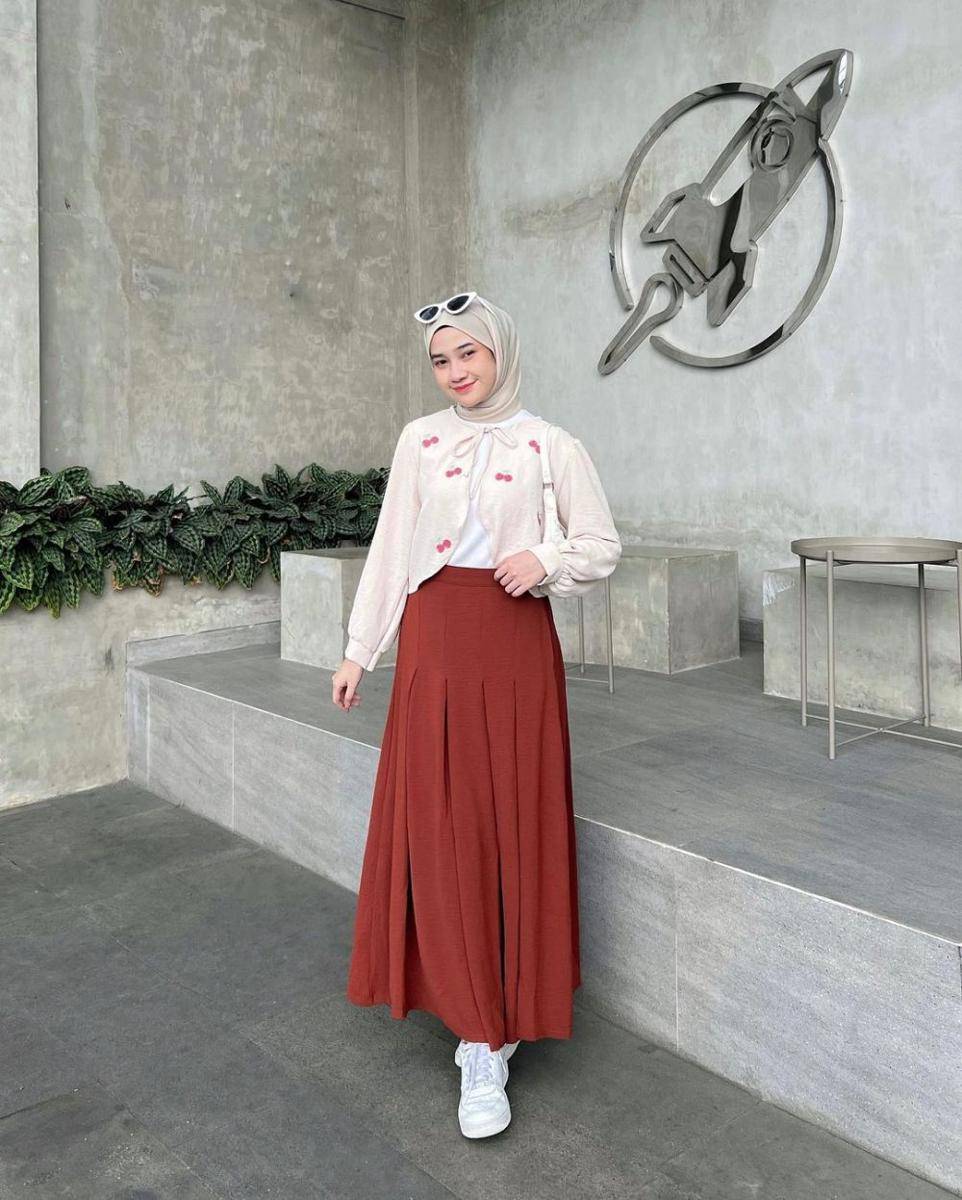 OOTD ala Kirana Salsabila (instagram.com/inikiranaaa__)