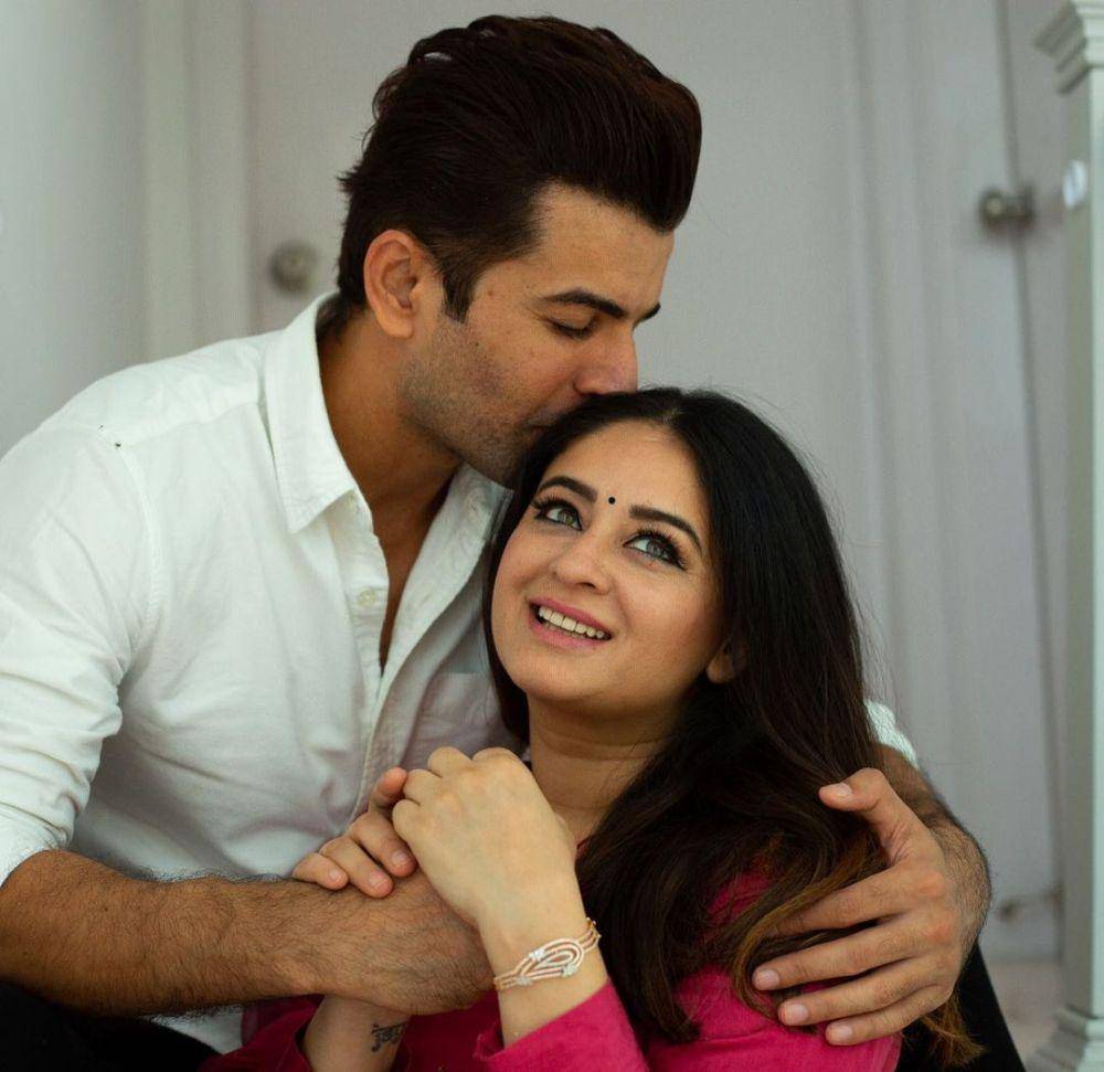 Potret Mahhi Vij Dan Suami (instagram.com/mahhivij)